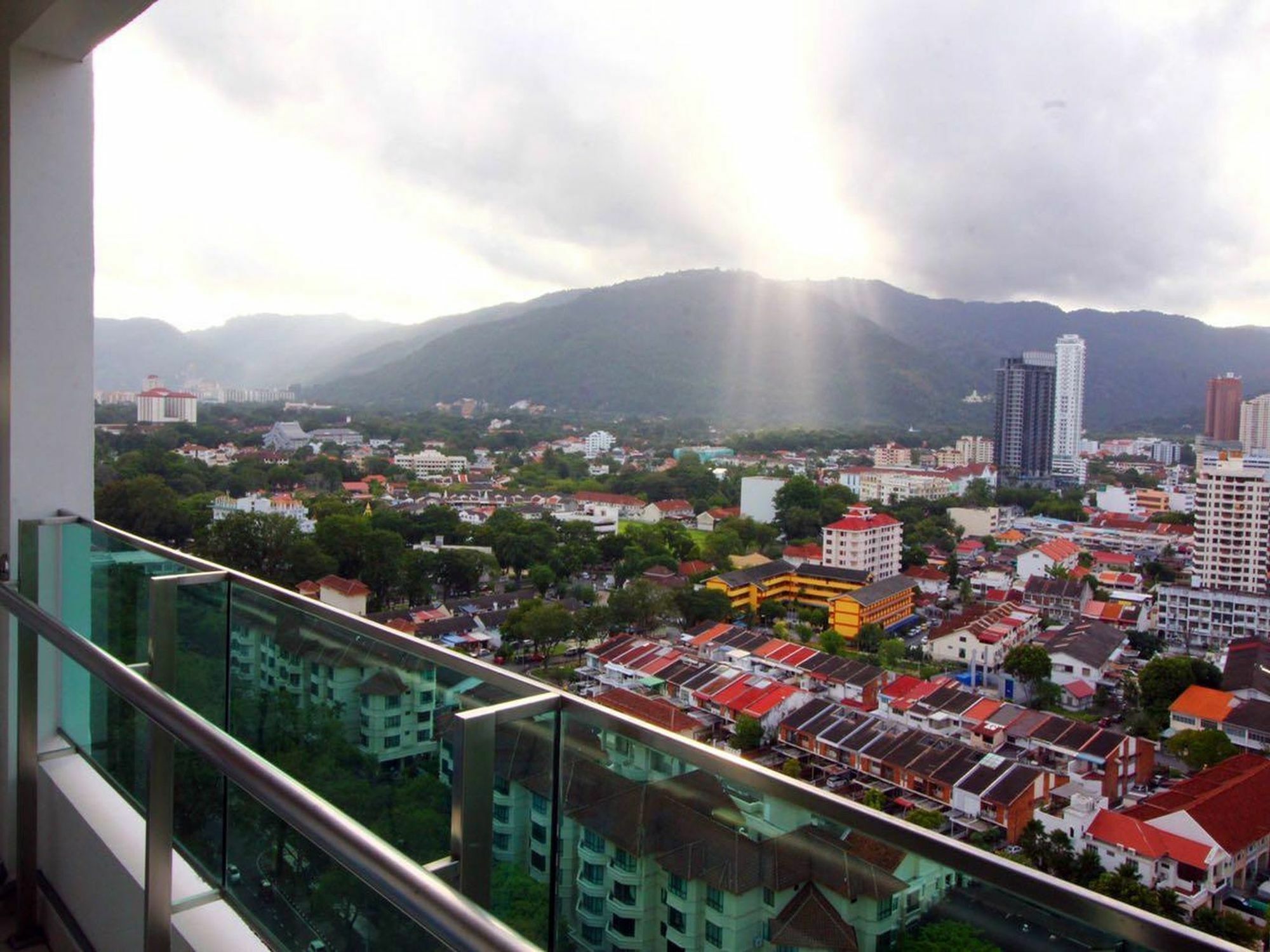 Mansion One Service Apartment George Town Extérieur photo
