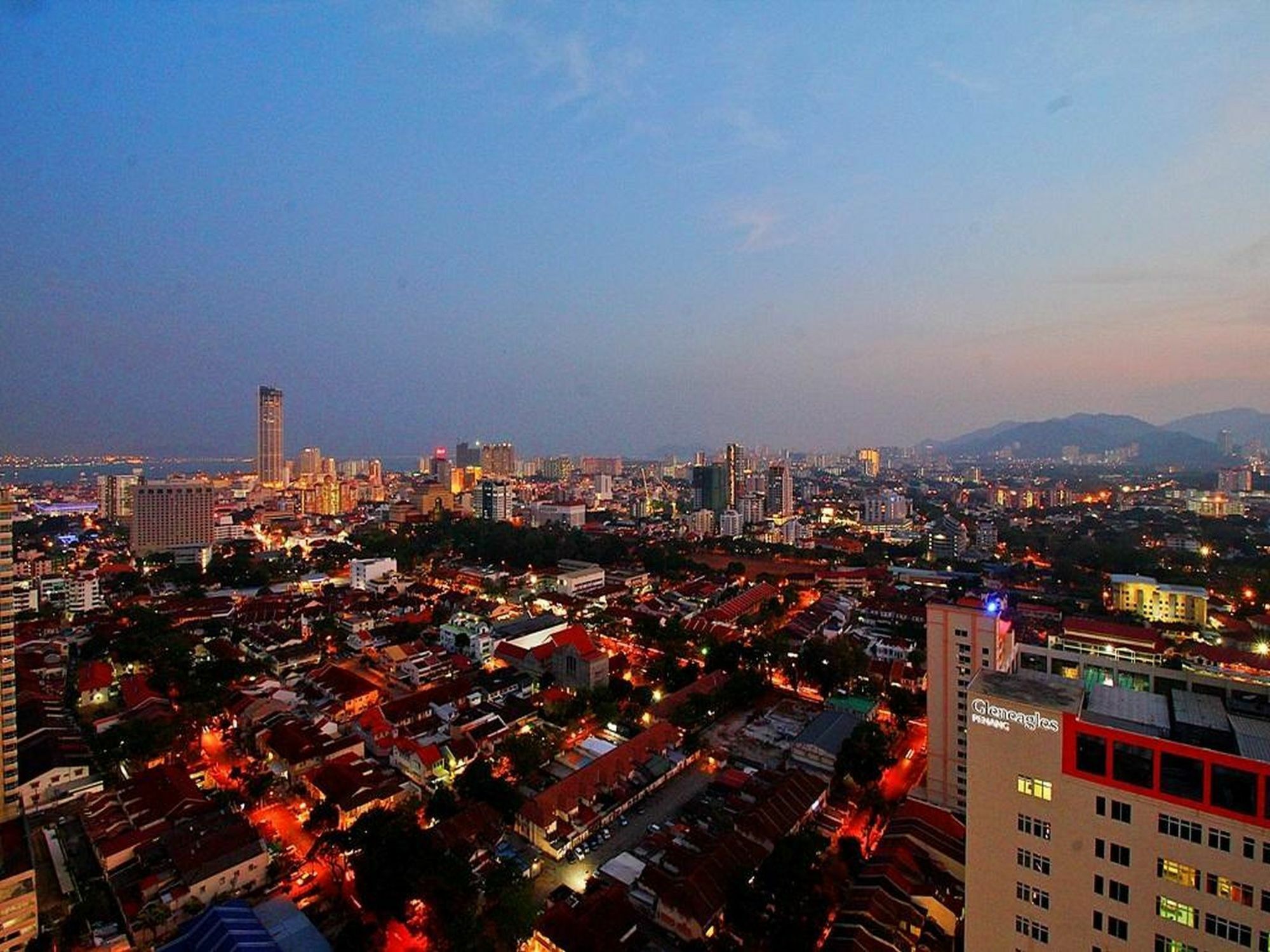 Mansion One Service Apartment George Town Extérieur photo