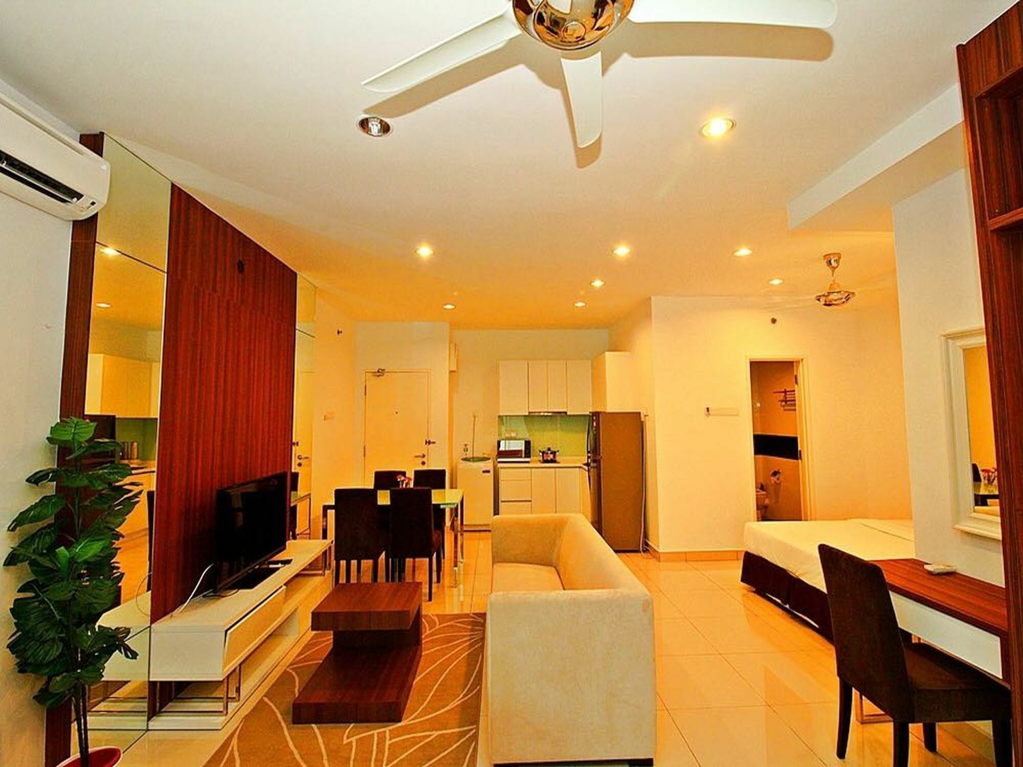 Mansion One Service Apartment George Town Extérieur photo